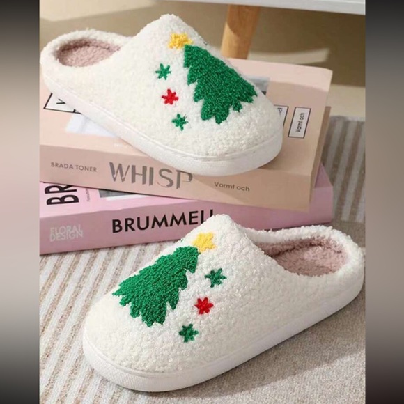 Holiday Christmas Tree Fuzzy Slippers - Picture 5 of 5